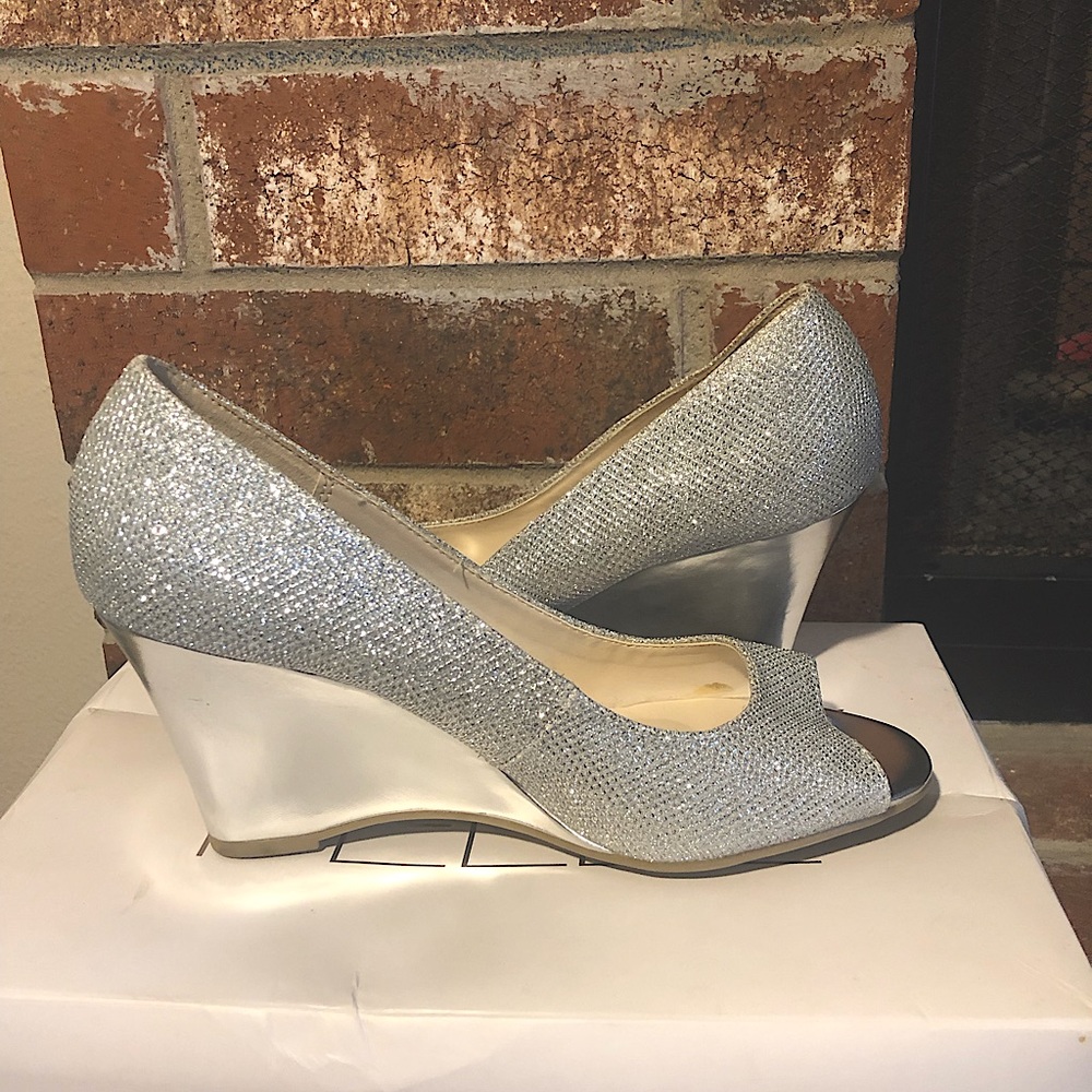 Simply Pelle Wedges Peep Toe Shoes Metallic Silver Bridal Wendie Bridesmaid